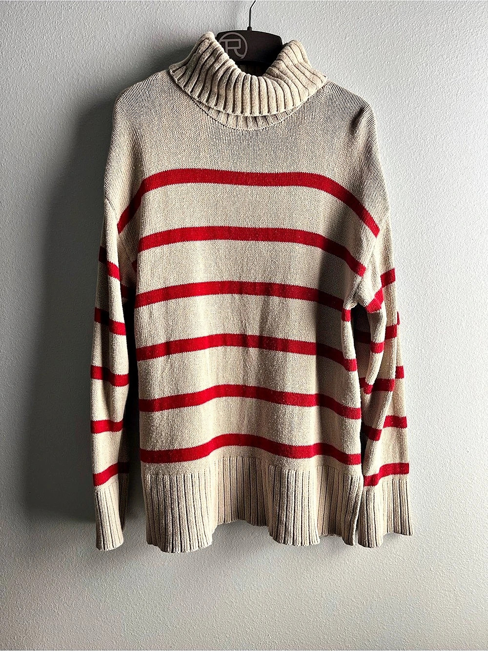 Old Navy Striped Turtleneck Sweater in Cream & Red Size Small